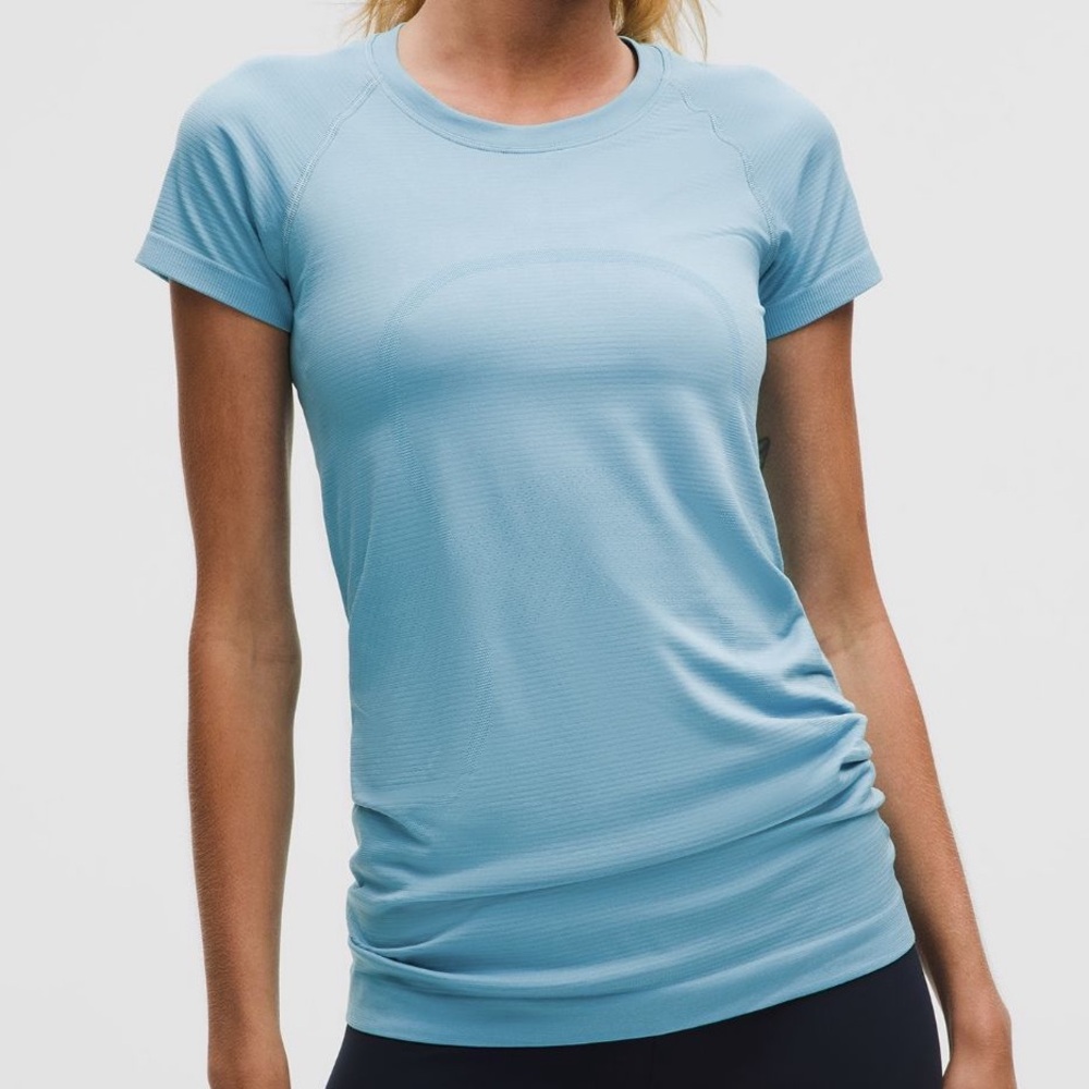 Lululemon Women’s Swiftly Tech short sleeve 2.0